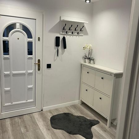 Apartament 2 Pokojowy W Centrum Miasta Żagań エクステリア 写真